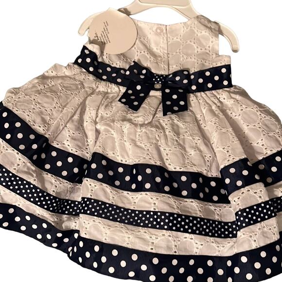 NWT Floral Eyelet Lace Blue and White Dress with Daisy - Picture 7 of 8